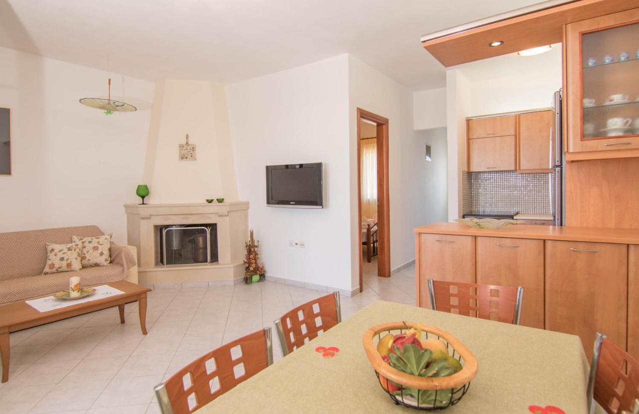 Fedra Apartments, View, Free Parking, 2Mins To Beach 팔레카스트론 외부 사진