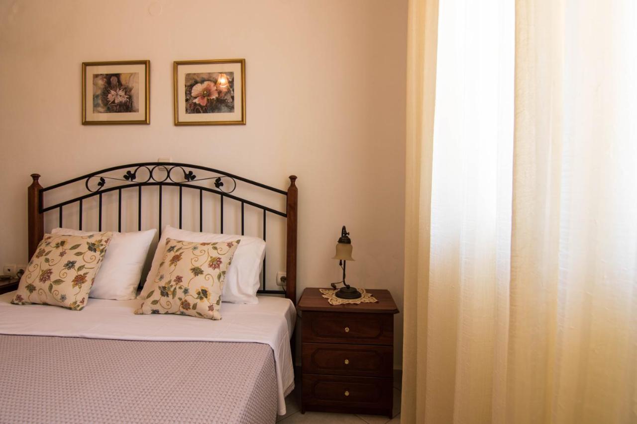 Fedra Apartments, View, Free Parking, 2Mins To Beach 팔레카스트론 외부 사진